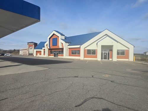 1501 W Mcmillan Street, Marshfield, WI, 54449 | Card Image