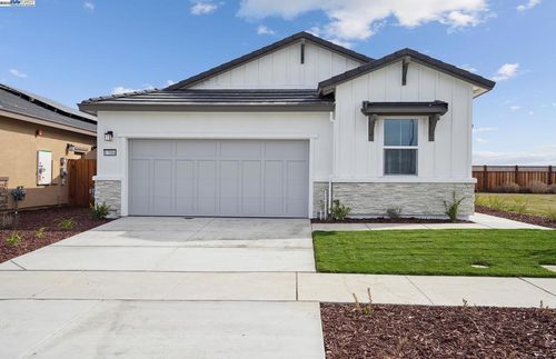 17886 Brightwood Ave, Lathrop, CA, 95330-7216 | Card Image