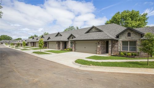 1700 S Dixieland Rd, Rogers, AR, 72758-5741 | Card Image