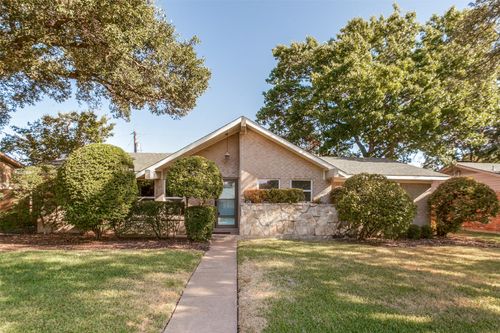 428 Sandy Trl, Richardson, TX, 75080-3423 | Card Image