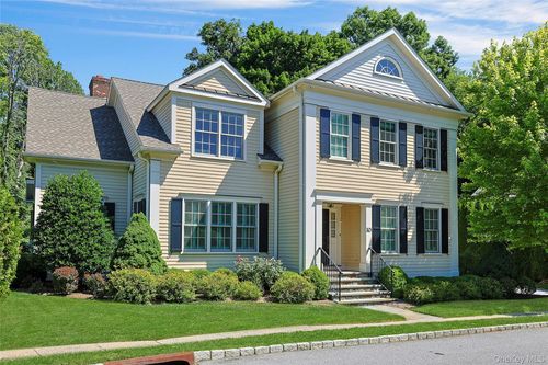 10 Cider Mill Cir, Armonk, NY, 10504-3303 | Card Image