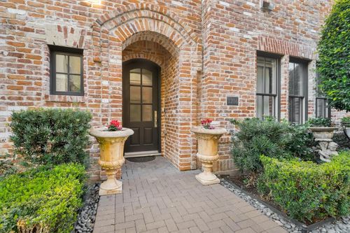 1216 Mosaico Ln, Houston, TX, 77055-6681 | Card Image