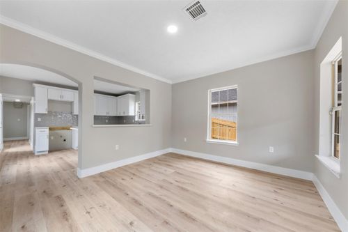 219 E James St, Baytown, TX, 77520-5048 | Card Image