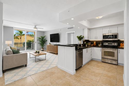 307-403 S Sapodilla Ave, West Palm Beach, FL, 33401-5765 | Card Image