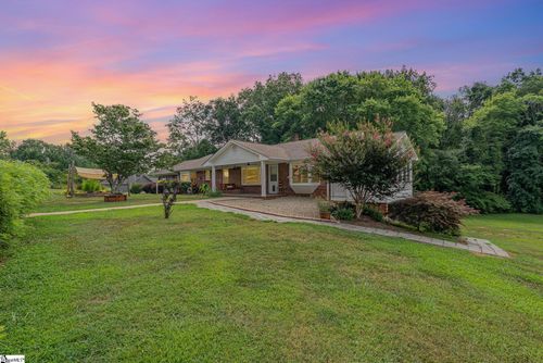 201 Carpenter Dr, Landrum, SC, 29356-9435 | Card Image