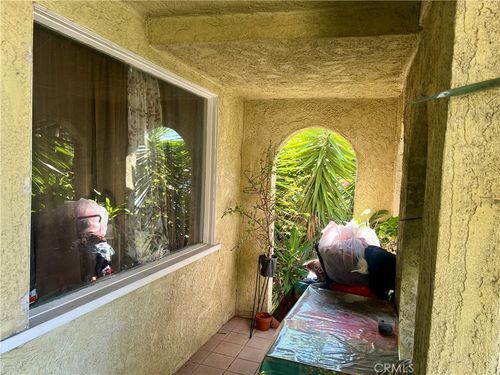 946 S Vancouver Avenue, East Los Angeles, CA, 90022 | Card Image