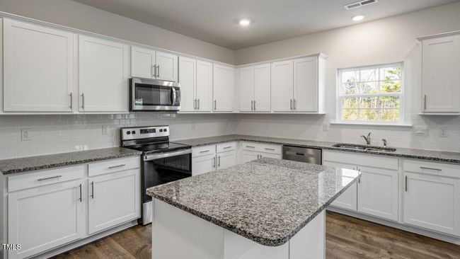 Kitchen | Image 11