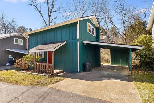 38 Westbrook Cir, Clyde, NC, 28721-9710 | Card Image