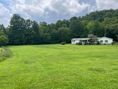 24667 N Us Highway 119, Cumberland, KY, 40823-8112 | Card Image