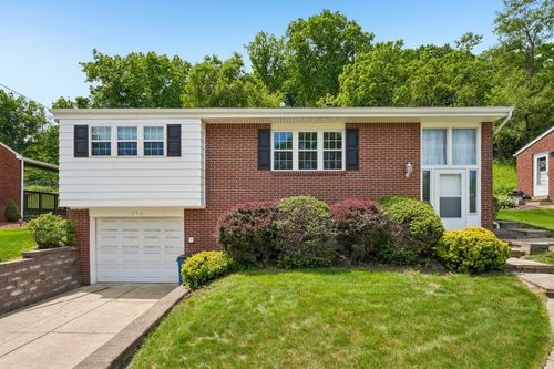 596 Anderson Ave, Pittsburgh, PA, 15239-1302 | Card Image