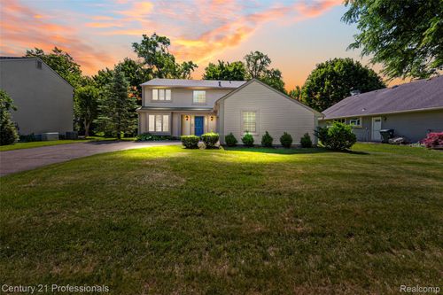 1872 Flemington Dr, Troy, MI, 48098-2559 | Card Image
