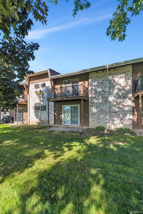 7350 Woodview St, Westland, MI, 48185-5908 | Card Image