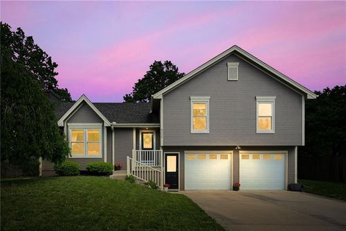 905 Oak Rdg, Kearney, MO, 64060-7500 | Card Image