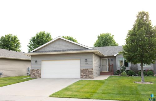 6707 S Witzke Ave, Sioux Falls, SD, 57108-5944 | Card Image