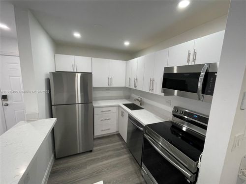 apt-210-7012 Nw 179th St, Hialeah, FL, 33015-5416 | Card Image