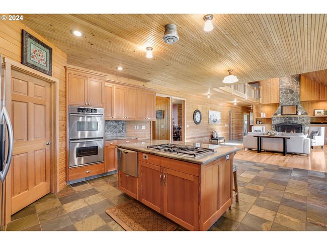 17765 Monnier Rd Ne, House other with 5 bedrooms, 4 bathrooms and 4 parking in Hubbard OR | Image 11