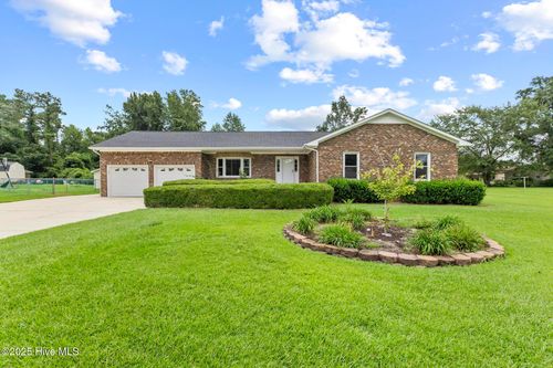 102 Howell Dr, Jacksonville, NC, 28540-7194 | Card Image