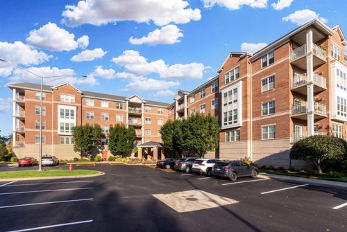 103-101 Pointe Dr, Northbrook, IL, 60062-1003 | Card Image