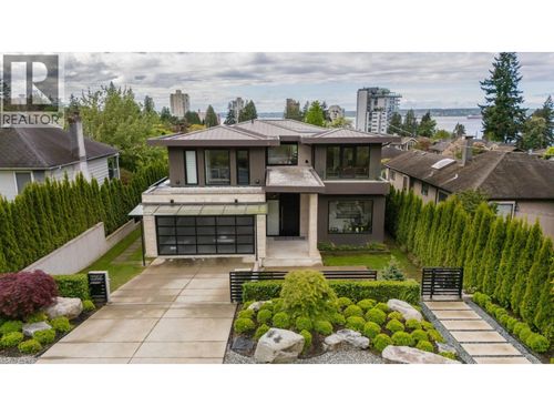2256 Jefferson Avenue, West Vancouver, BC, V7V2A8 | Card Image