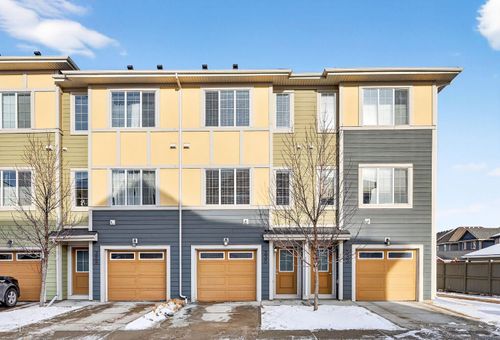 330 Marquis Lane Se, Calgary, AB, T3M2G8 | Card Image