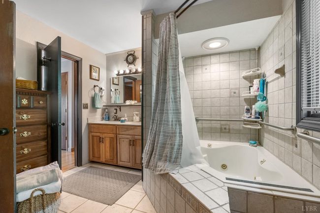 106 Catlett Ct, House other with 4 bedrooms, 2 bathrooms and null parking in Moneta VA | Image 24