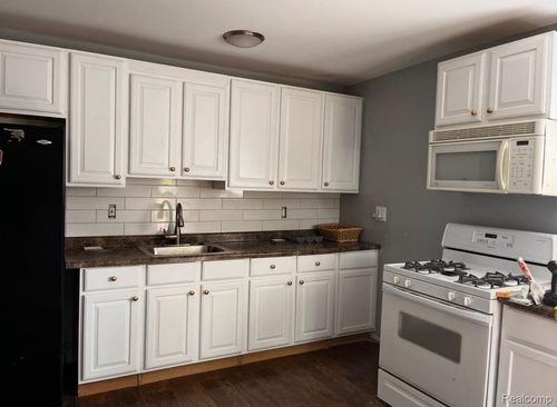 6719 Westwood St, Detroit, MI, 48228-3903 | Card Image