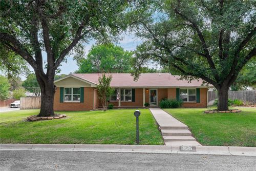 1611 16th Street, Brownwood, TX, 76801 | Card Image