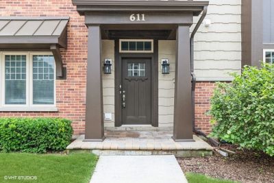 611 Parkside Court, Townhouse with 3 bedrooms, 2 bathrooms and 2 parking in Libertyville IL | Image 3