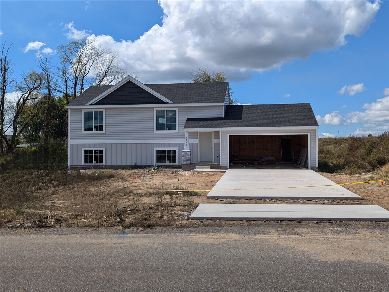 Butternut Dr, Wayland, MI 49348
