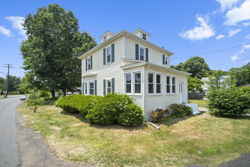 Agnoli Pl, Feeding Hills, MA 01030