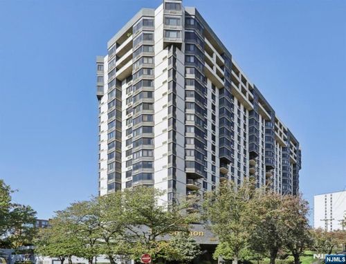 1265 15th St, Fort Lee, NJ, 07024-1947 | Card Image