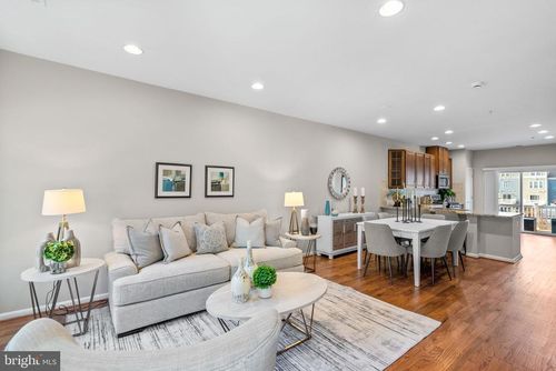 119 Decoverly Dr, GAITHERSBURG, MD, 20878-4548 | Card Image