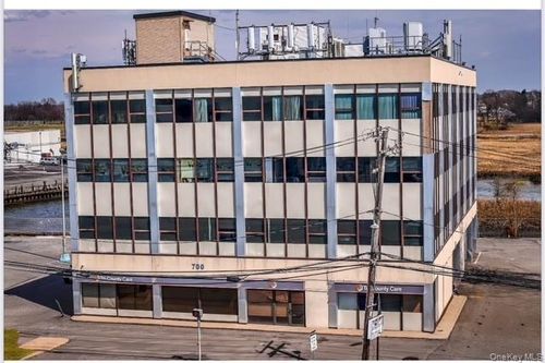 floor-1-700 Rockaway Tpke, Lawrence, NY, 11559-1014 | Card Image