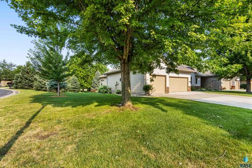 5611 Shadow Wood Pl Place, Sioux Falls, SD, 57108 | Card Image