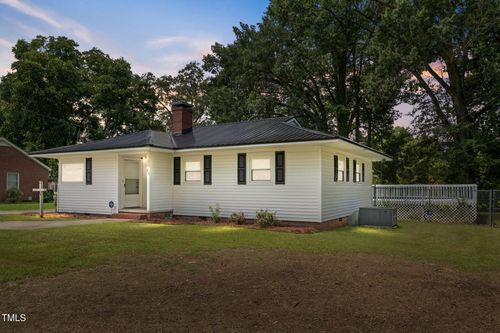 604 Hines Ave, Kinston, NC, 28504-3516 | Card Image