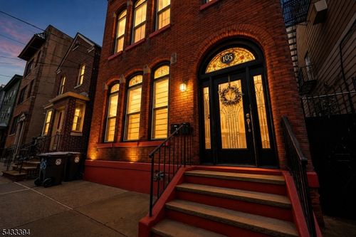 105 Jefferson St, Newark, NJ, 07105-1818 | Card Image