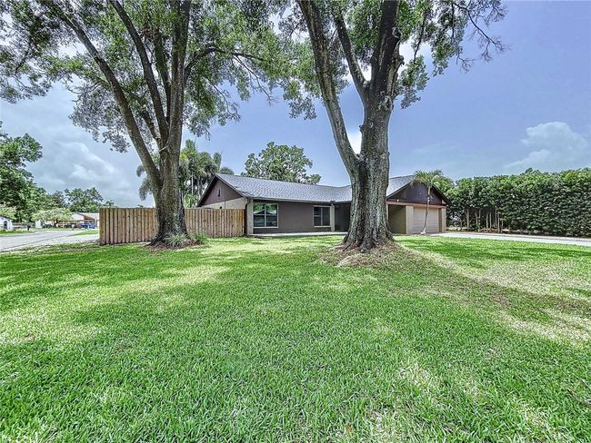 11525 Country Oaks Dr, House other with 3 bedrooms, 2 bathrooms and null parking in TAMPA FL | Image 6