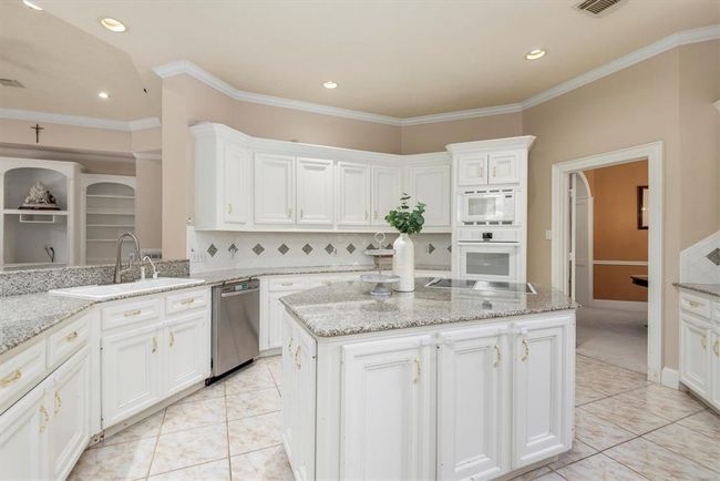 9707 Chipstead Cir, House other with 5 bedrooms, 6 bathrooms and 2 parking in Spring TX | Image 7