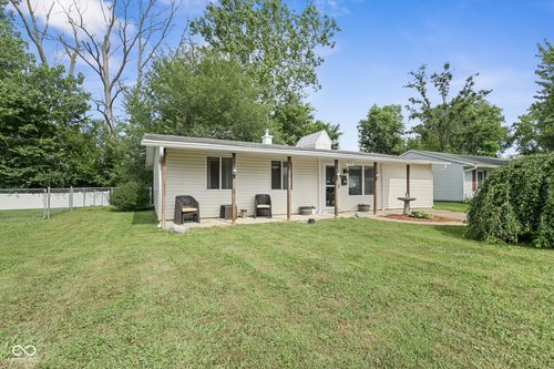 950 Edgewood Dr, Mooresville, IN, 46158-1011 | Card Image