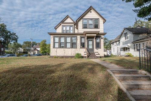 527 6th Ave S, Saint Cloud, MN, 56301-4337 | Card Image