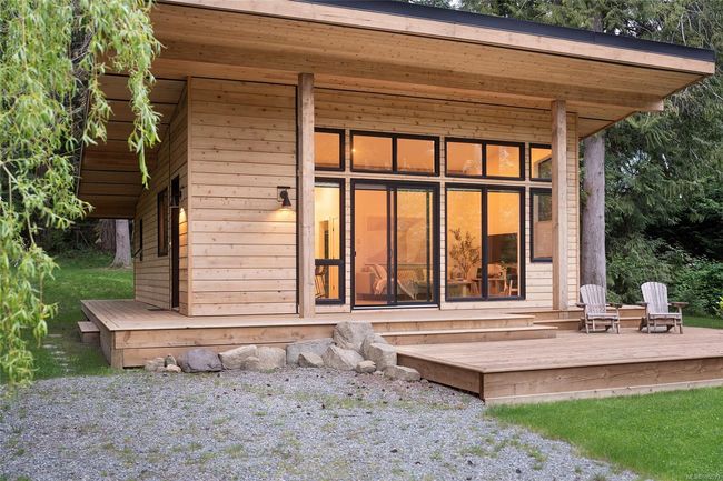 585 Wildwood Cres, House other with 1 bedrooms, 1 bathrooms and 3 parking in Gabriola Island BC | Image 10