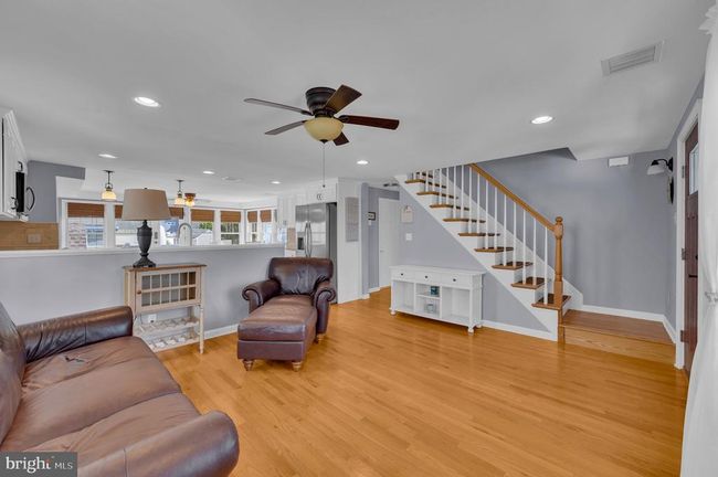 106 S Barnegat Ave, House other with 5 bedrooms, 2 bathrooms and null parking in Surf City NJ | Image 10