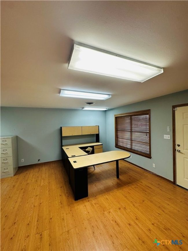 large reception area | Image 6
