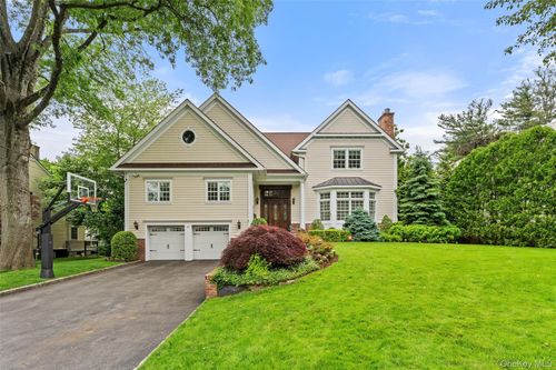 64 Stratton Rd, Scarsdale, NY, 10583-7724 | Card Image