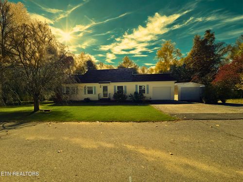 709 Southern Pkwy, Athens, TN, 37303-4560 | Card Image