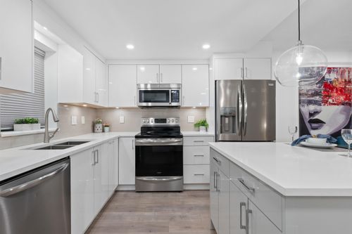 312-555 Abbott St, Vancouver, BC, V6B6B8 | Card Image