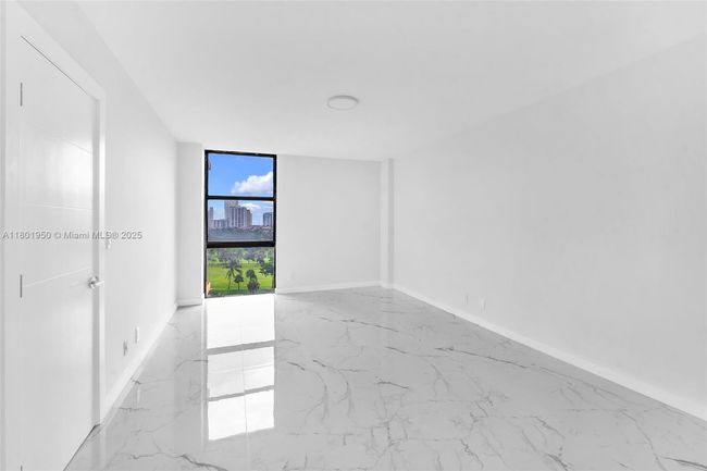 APT-1108 - 20335 W Country Club Dr, Condo with 2 bedrooms, 2 bathrooms and null parking in Aventura FL | Image 10