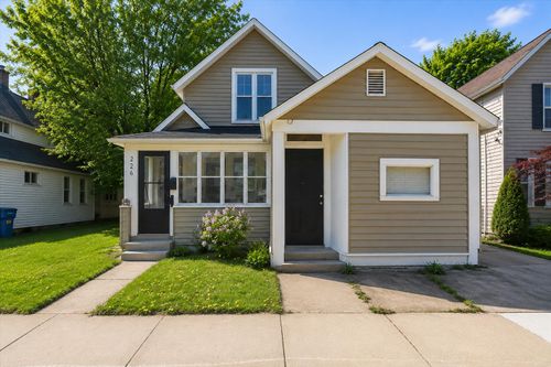 226 Ann St Ne, Grand Rapids, MI, 49505-4747 | Card Image