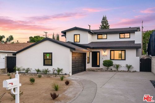22642 Berdon St, Woodland Hills, CA, 91367-4301 | Card Image