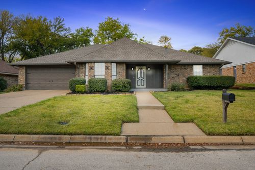 2017 Iron Horse Ct, Arlington, TX, 76017-4411 | Card Image